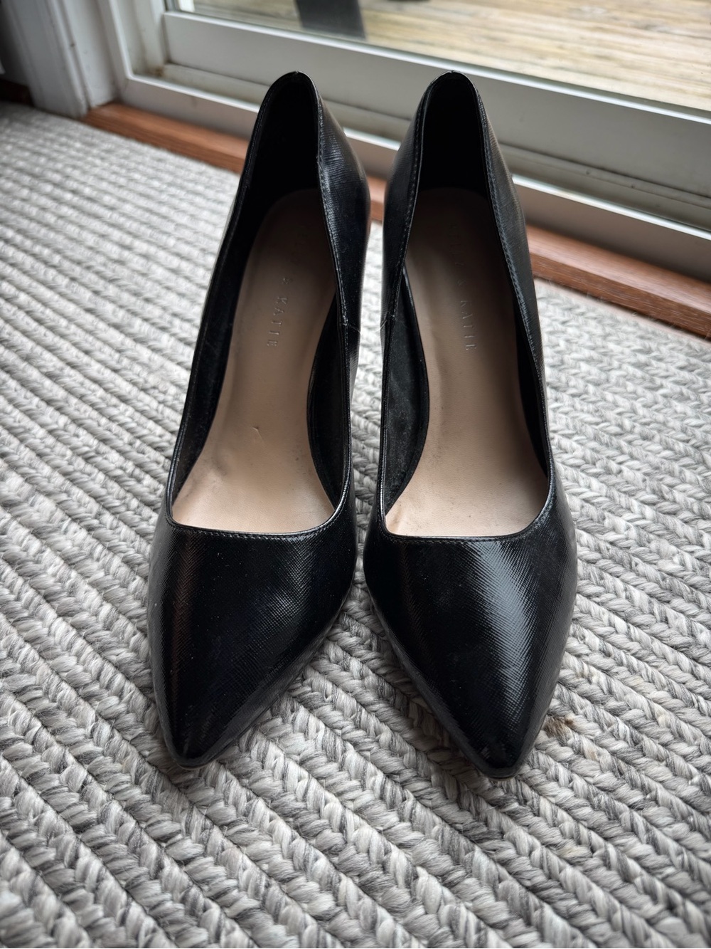 Kelly & Katie Black Pointed-Toe Leather Pumps
